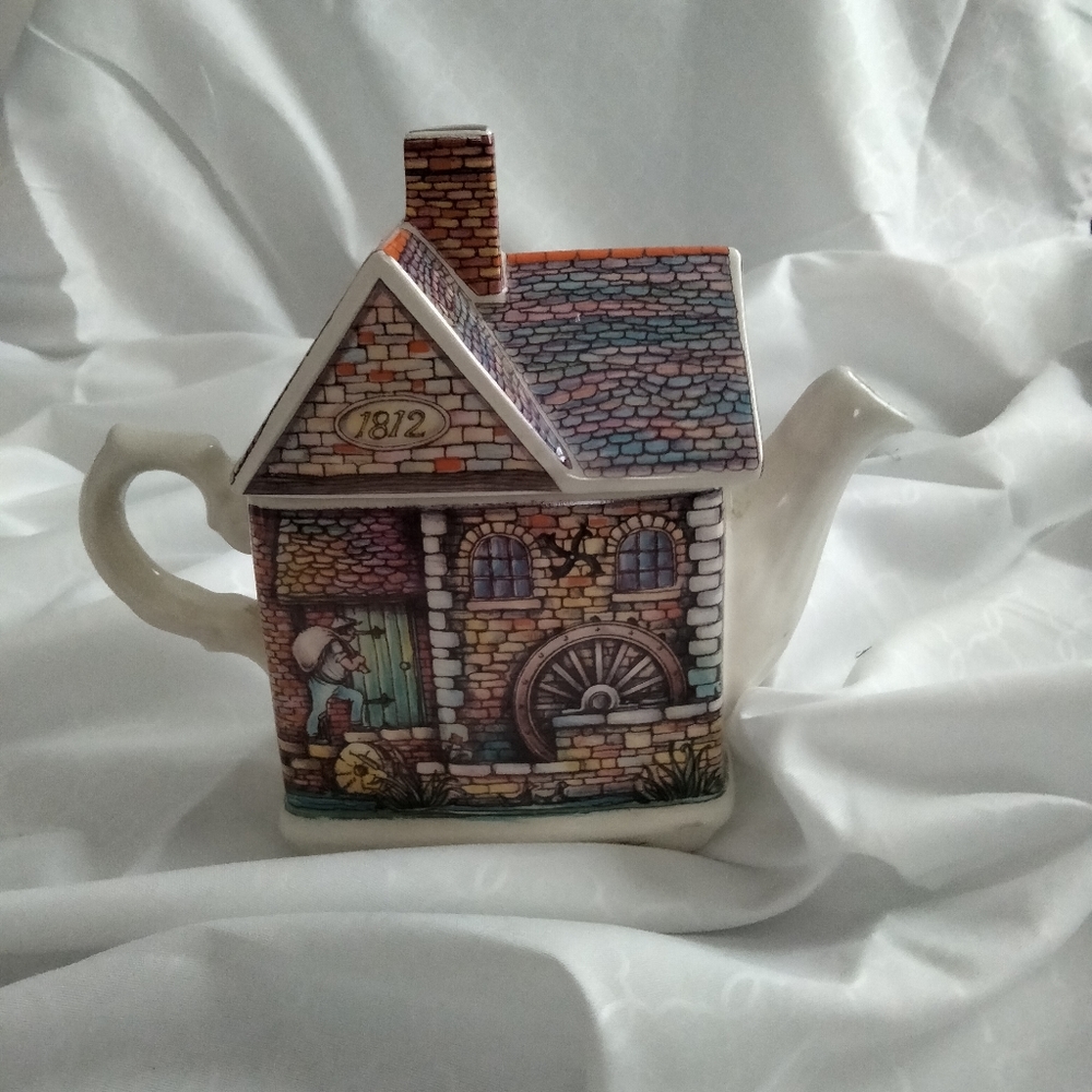 Ceramic Tea Pot